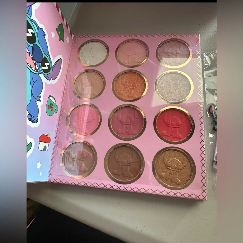 Stitch makeup bundle - Picture 5 of 6